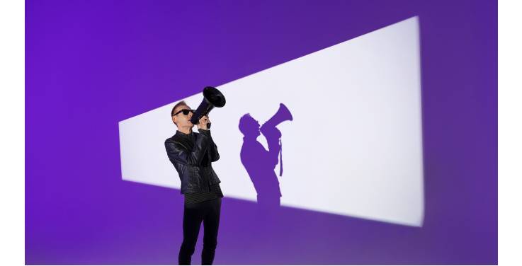 Mauro Ermanno Giovanardi pubblica oggi il nuovo album 'E Poi Scegliere Con Cura Le…