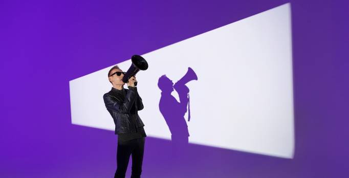 Mauro Ermanno Giovanardi pubblica oggi il nuovo album 'E Poi Scegliere Con Cura Le…