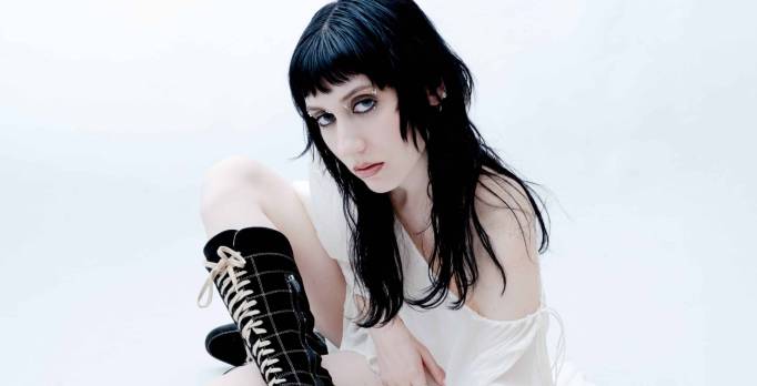 ceneri pubblica oggi il suo nuovo EP 'come ortiche nel cemento'