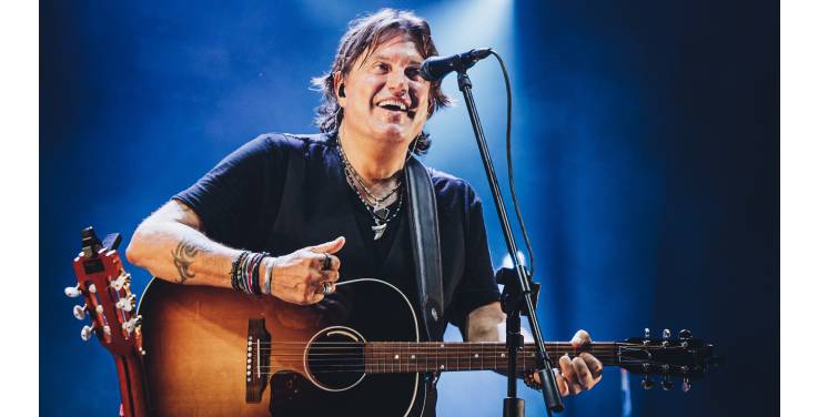 Cristiano De André torna nel 2025 con 'De André canta De André tour teatrale'