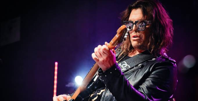 Gianluca Grignani ospite di Luchè al Festival di Sanremo nella serata delle cover