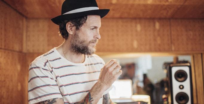 'A TE' di Lorenzo Jovanotti video italiano 'più dedicato' per San Valentino su Youtube