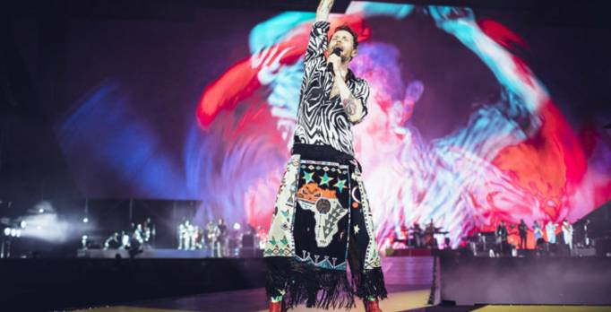 Lorenzo negli stadi 2015 inizia la seconda parte del tour con sold out a Bologna…